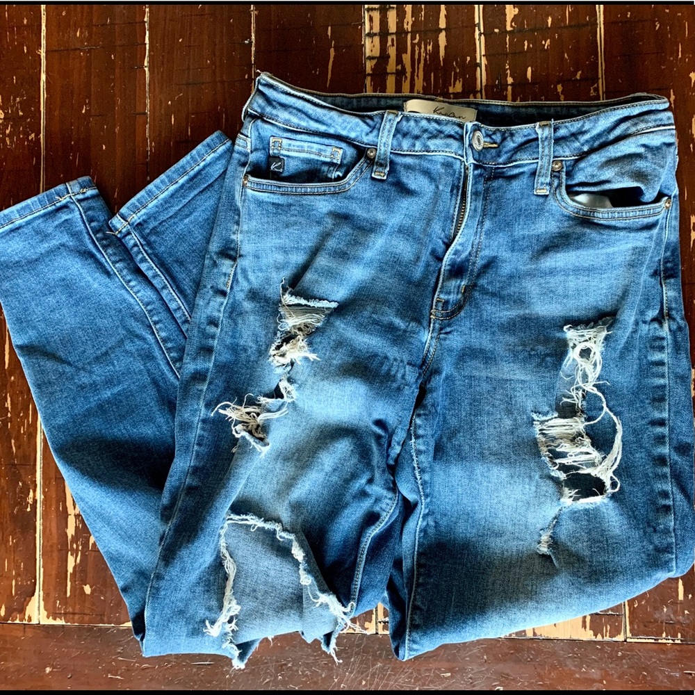 KanCan Super Distressed Stretchy Jeans Size 9/28